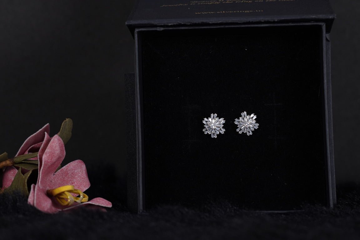 SILVERINGS 925 STERLING SNOWFLAKE SILVER EARRINGS - Silverings